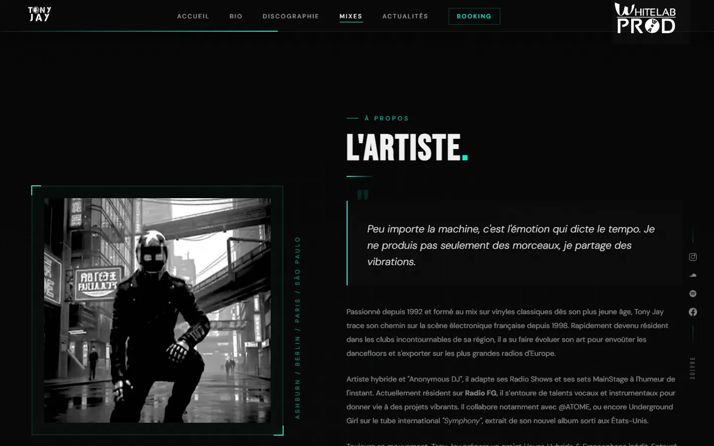 L’artiste : parcours et univers de Tony Jay